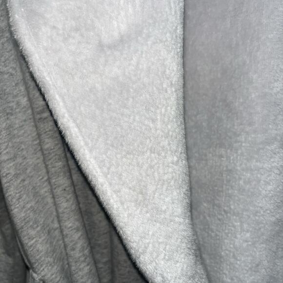 UGG Australia Women's Grey Plush Fleece Bathrobe Size Medium - Picture 4 of 10